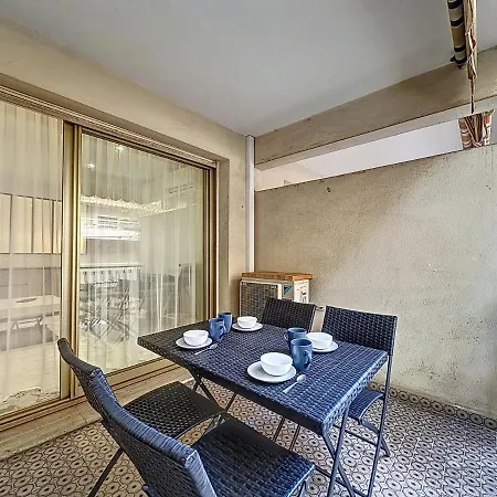 Apartment De Jonathan - Refait A Neuf - A 200m Juan-les-Pins